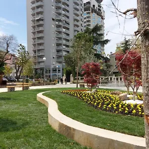 Mulaj 4*, Tirana Albânia
